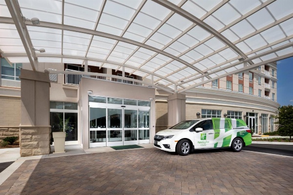 Holiday Inn & Suites Arden-Asheville Airport Main image