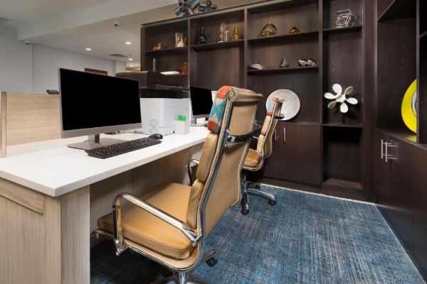 Holiday Inn & Suites Arden-Asheville Airport image 27